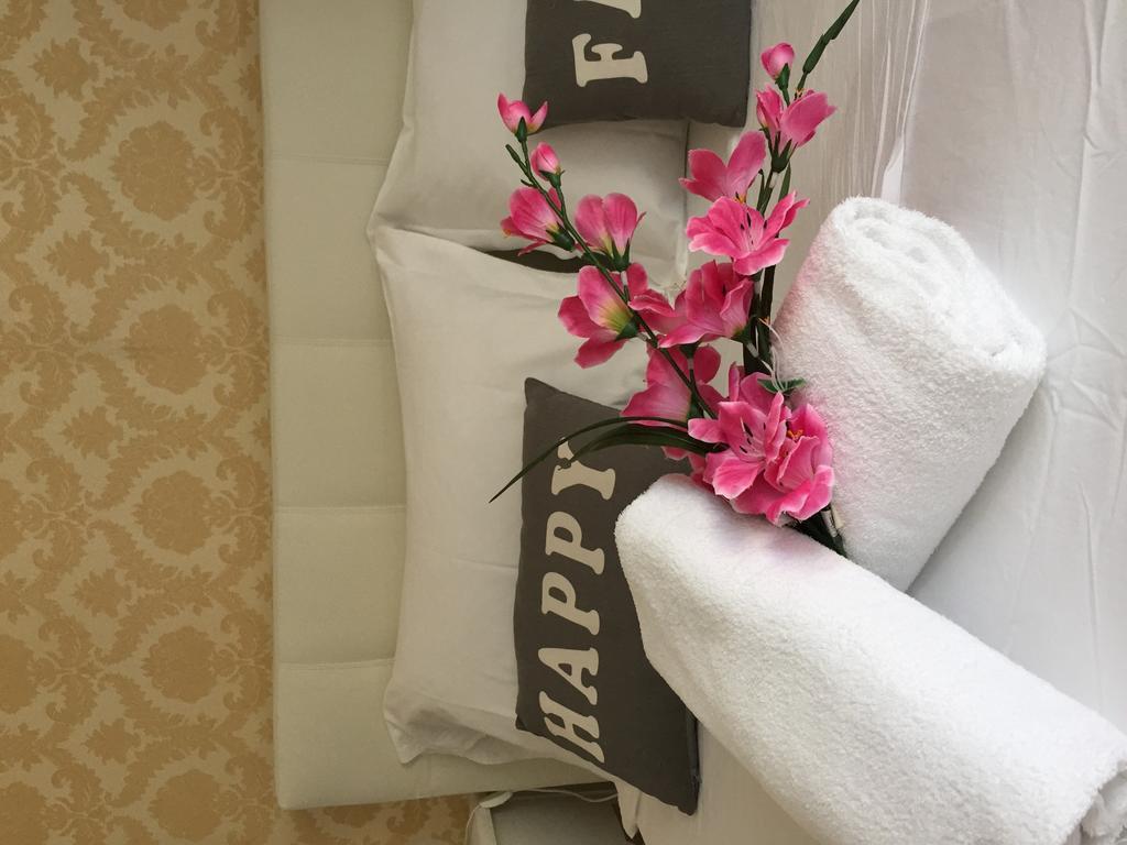 Elizabeth Apartment Rome