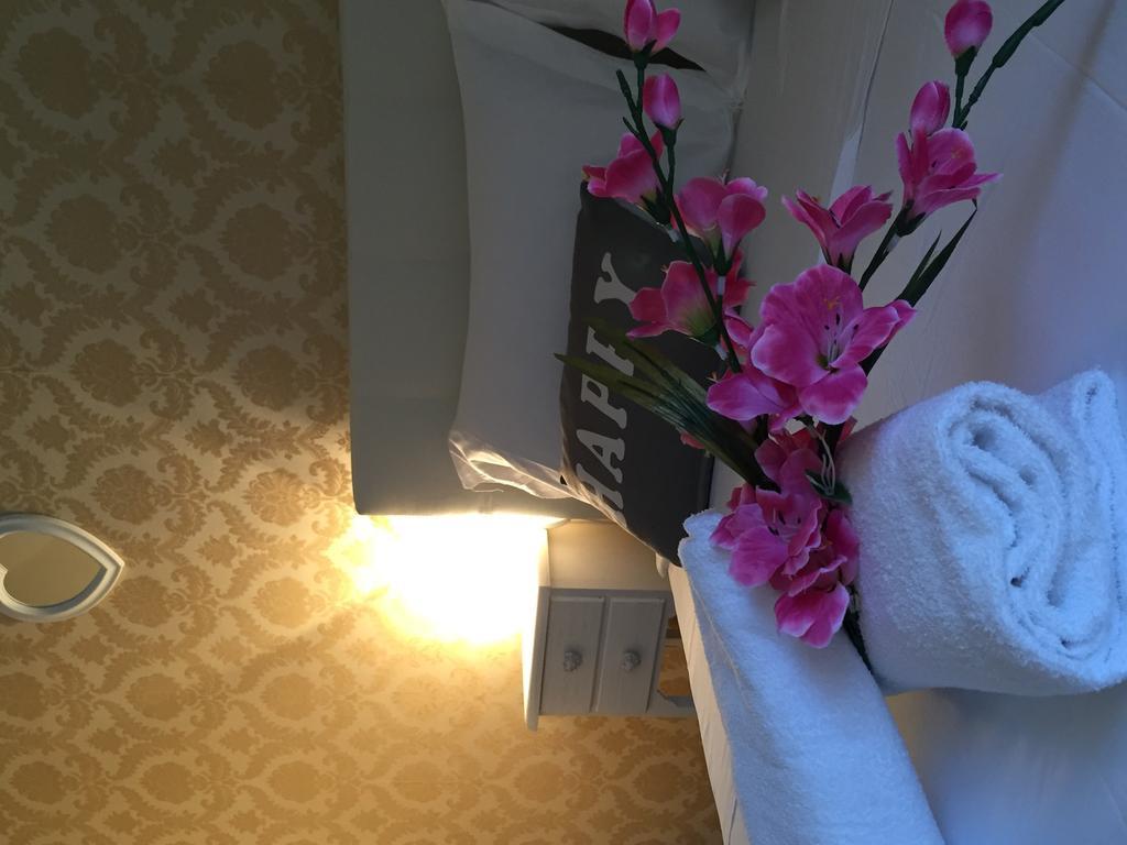 Elizabeth Apartment Rome